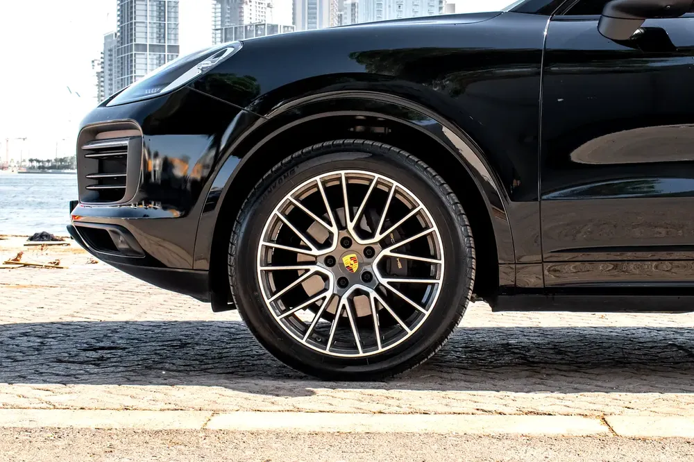 2023 Porsche Cayenne Coupe 5500 AED M/P With 0% DownPayment - Image 5