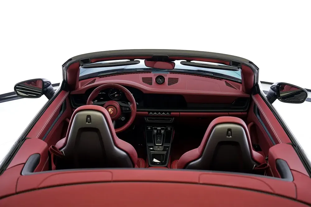 911 CARRERA GTS CABRIOLET | GCC | BOSE AUDIO | RED ROOF | WARRANTY AVAILABLE - Image 10