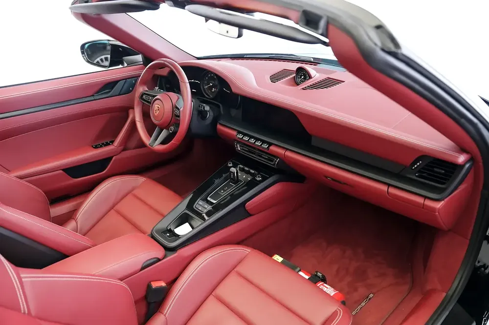 911 CARRERA GTS CABRIOLET | GCC | BOSE AUDIO | RED ROOF | WARRANTY AVAILABLE - Image 11