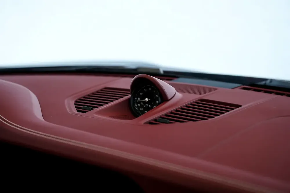 911 CARRERA GTS CABRIOLET | GCC | BOSE AUDIO | RED ROOF | WARRANTY AVAILABLE - Image 12