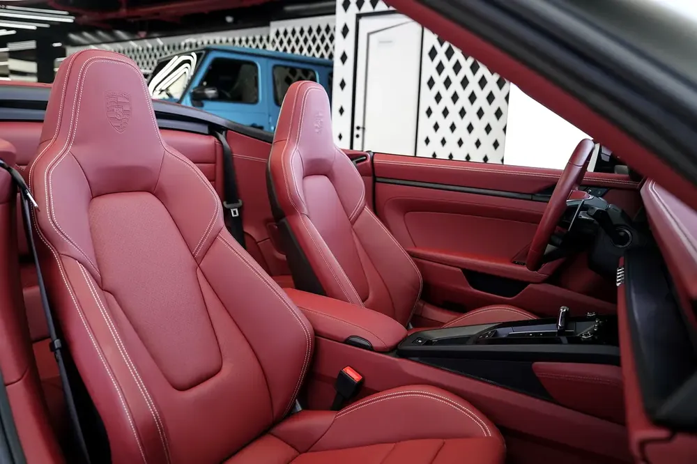 911 CARRERA GTS CABRIOLET | GCC | BOSE AUDIO | RED ROOF | WARRANTY AVAILABLE - Image 15