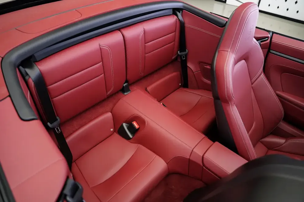 911 CARRERA GTS CABRIOLET | GCC | BOSE AUDIO | RED ROOF | WARRANTY AVAILABLE - Image 16