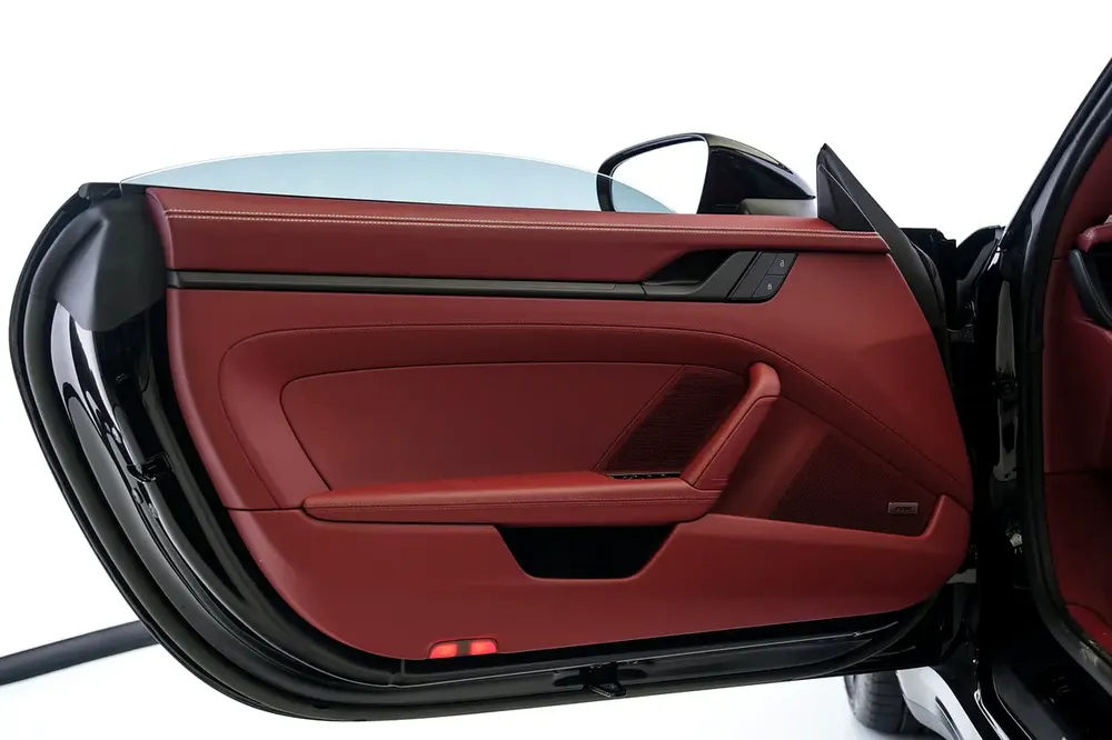 911 CARRERA GTS CABRIOLET | GCC | BOSE AUDIO | RED ROOF | WARRANTY AVAILABLE - Image 7