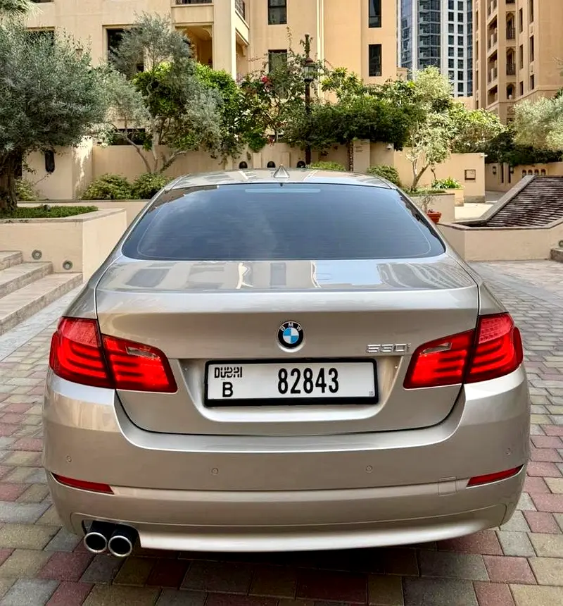 BMW 5-Series 530i Luxury Line ••  GCC Specs •• WELL MAINTAINED •• LOW MILEAGE - Image 10