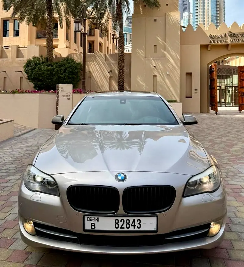 BMW 5-Series 530i Luxury Line ••  GCC Specs •• WELL MAINTAINED •• LOW MILEAGE - Image 6