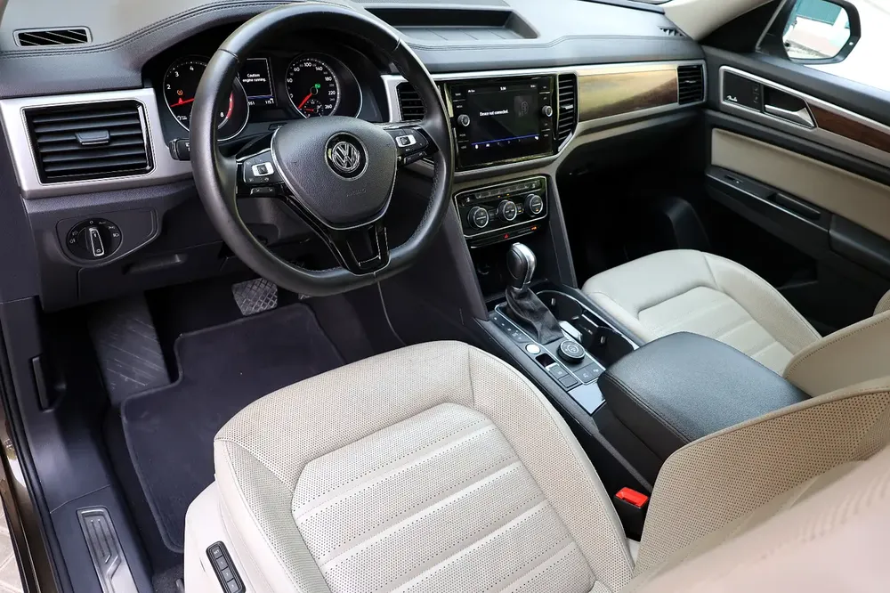 VOLKSWAGEN TERAMONT SEL V6 4MOTION - GCC SPECS - FULL SERVICE HISTORY FROM AGENCY - ACCIDENT FREE - - Image 12