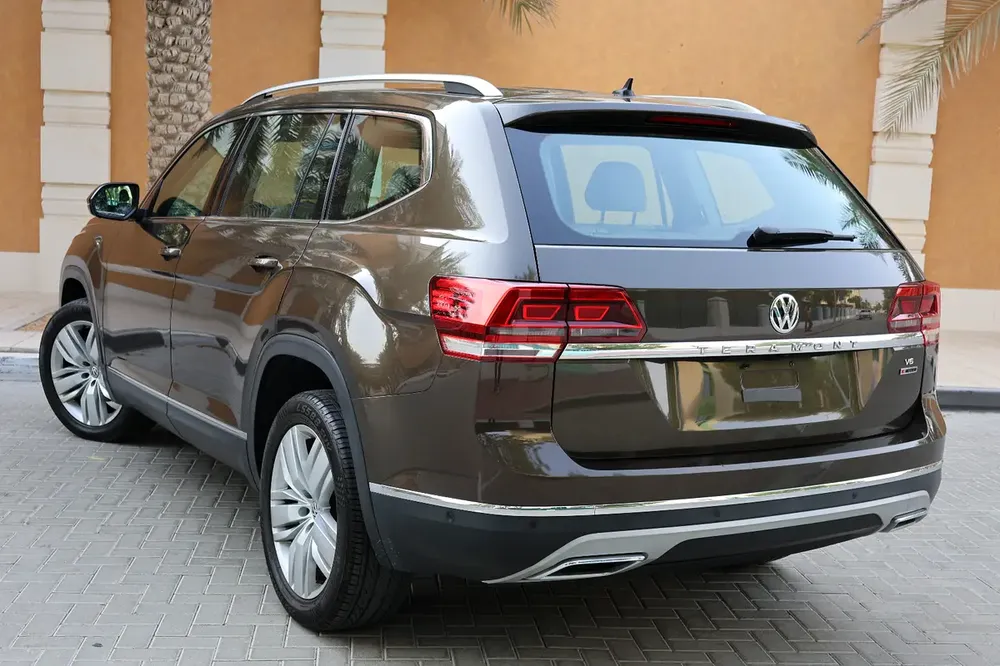 VOLKSWAGEN TERAMONT SEL V6 4MOTION - GCC SPECS - FULL SERVICE HISTORY FROM AGENCY - ACCIDENT FREE - - Image 5