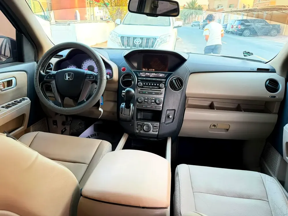 Honda Pilot Touring 2013 | GCC Specs | Top Line | Very Well Maintained - Image 11