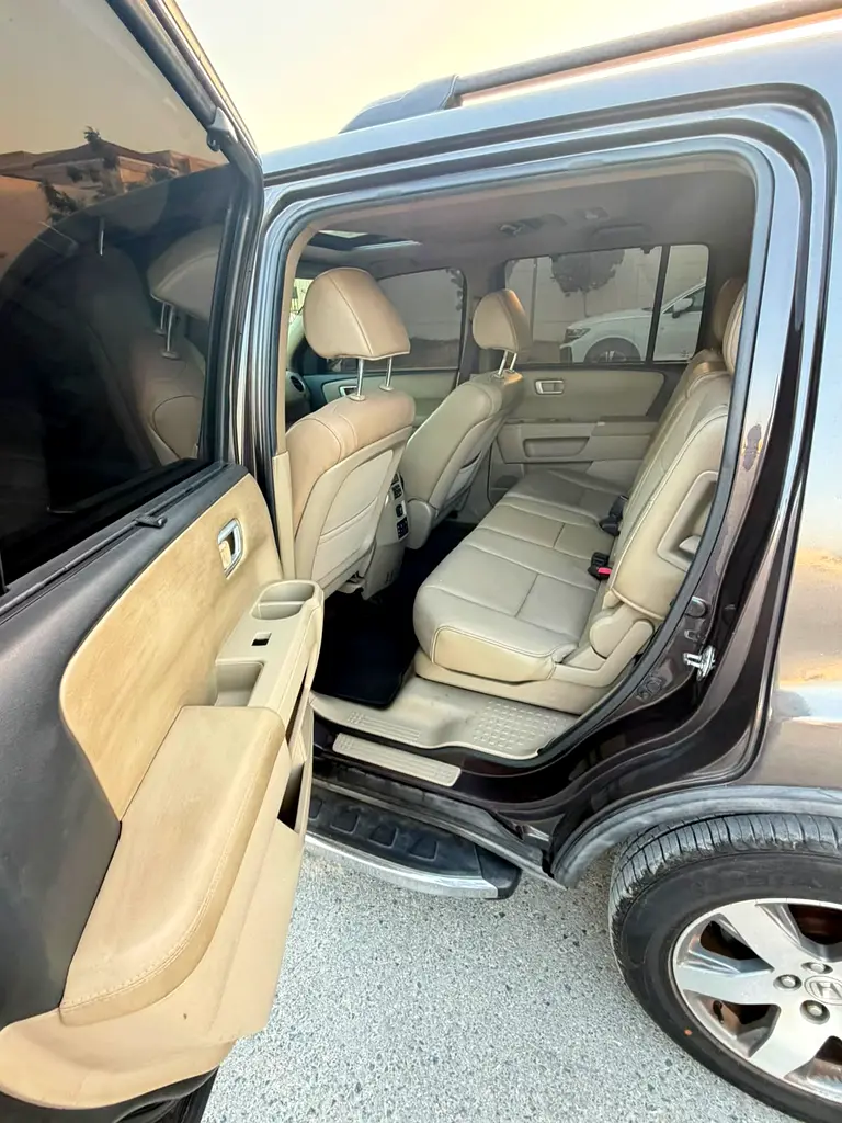 Honda Pilot Touring 2013 | GCC Specs | Top Line | Very Well Maintained - Image 9