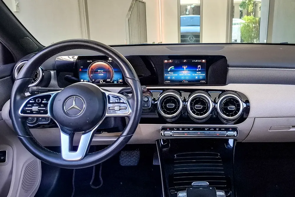 AED 1063/month | 2020 Mercedes-Benz A-Class A 200 | GCC Specs | Ref#384097 - Image 10