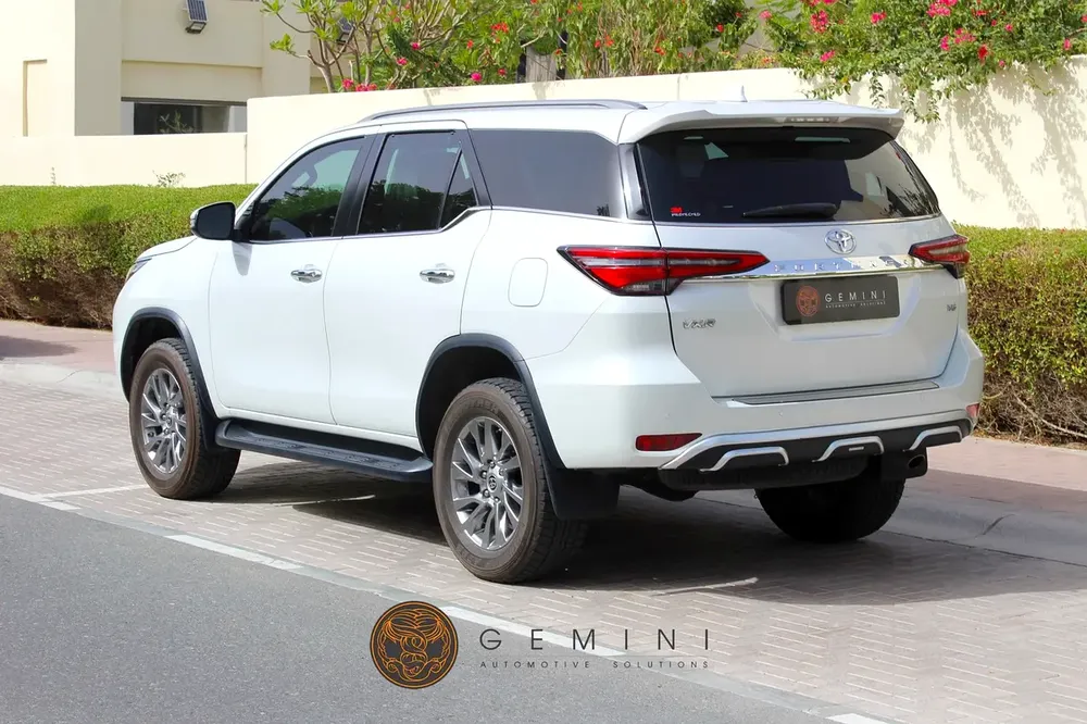 Toyota Fortuner 4.0 V6 VXR 2023 GCC Spec w/ WARRANTY - Image 5