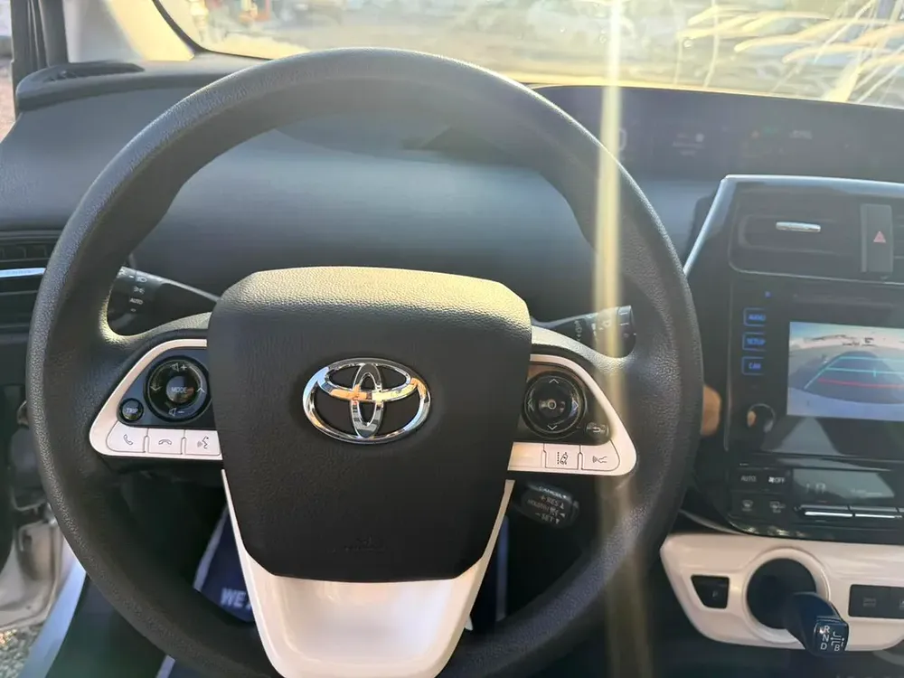 2017 Toyota Prius Eco - Canadian Specs - Excellent Fuel Efficiency - Image 10