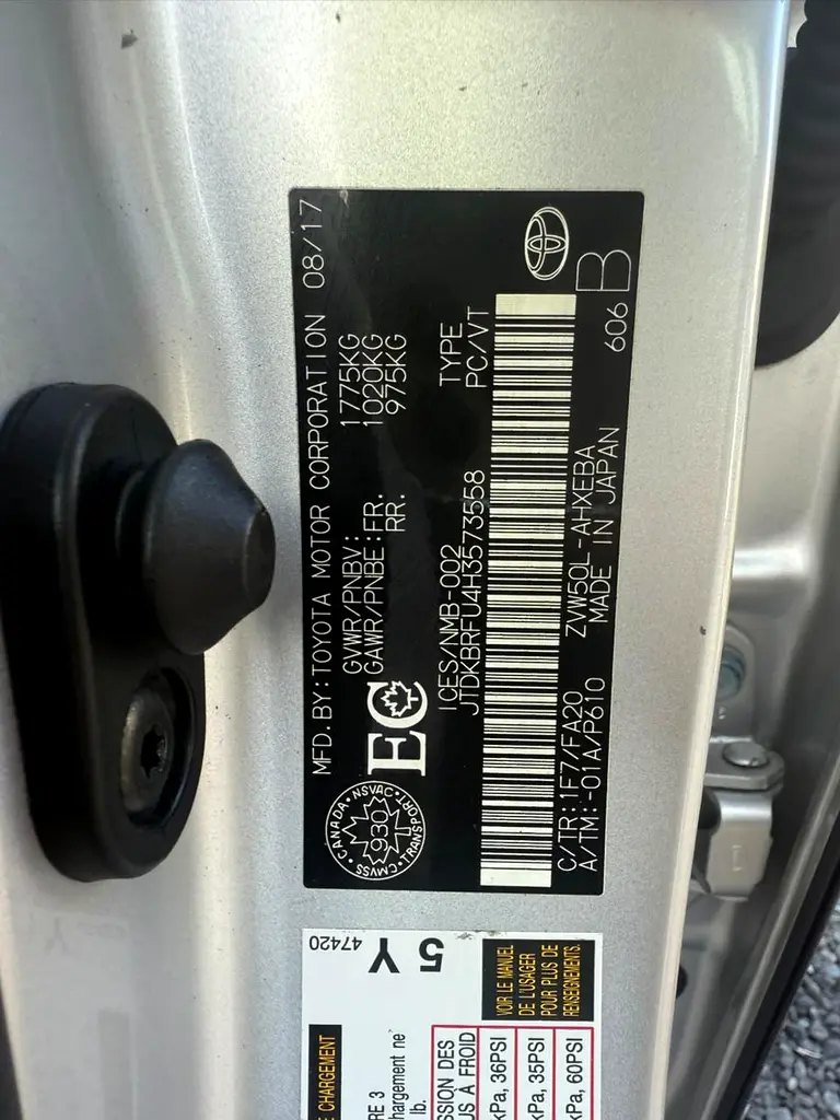 2017 Toyota Prius Eco - Canadian Specs - Excellent Fuel Efficiency - Image 13