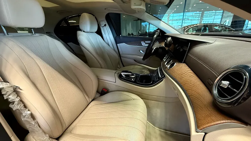 Mercedes-Benz E-Class E 300 AMG 2018 - GCC Specs - Image 10