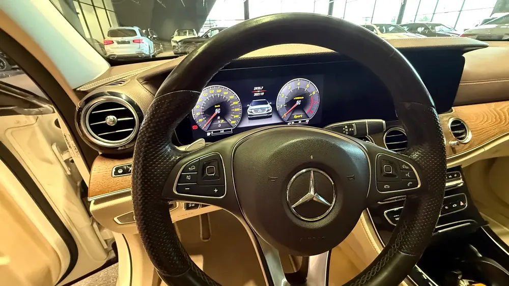 Mercedes-Benz E-Class E 300 AMG 2018 - GCC Specs - Image 9