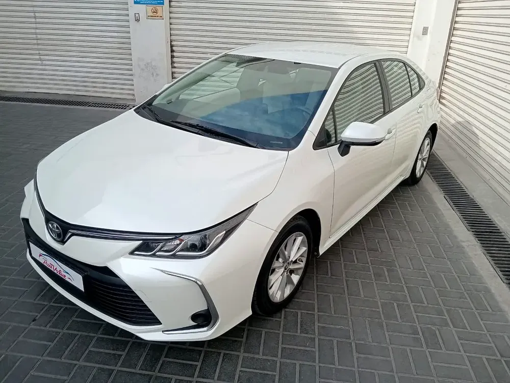 Toyota corolla 2.0 mid 2021 gcc accident free single owner - Image 14