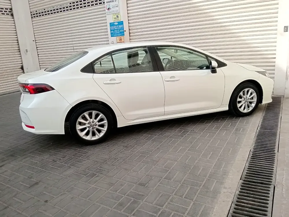 Toyota corolla 2.0 mid 2021 gcc accident free single owner - Image 7