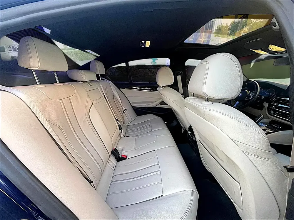 AED 2,613 P.M | BMW 540 M-KIT | 3.0L V6 | GCC | 2017 | LOW MILAGE Original paint - Image 19