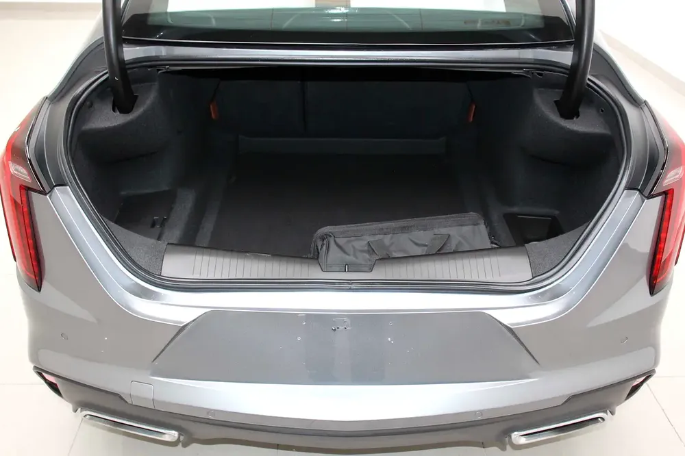 2024 Cadillac CT4 Premium Luxury - GCC Specs - Image 5