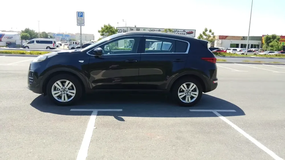 Kia Sportage 2017 LX | GCC Specs | Well Maintained Lady Driven - Image 4