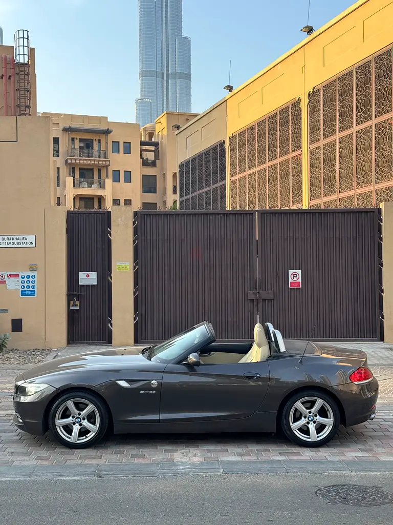 BMW Z4 sDrive23i 2012 GCC Specs - in a very good condition. - Image 4