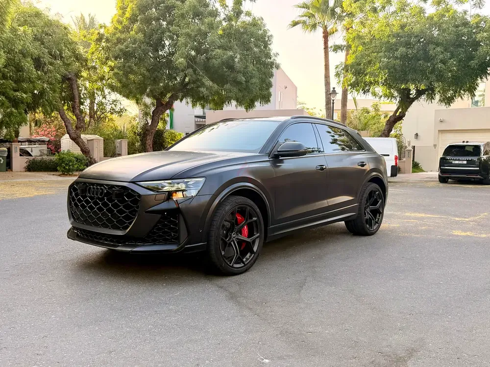 Audi RS Q8 Black Carbon Edition PRESTINR - Image 4