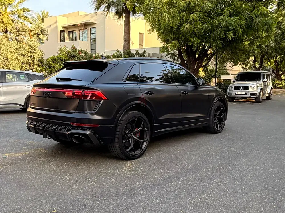 Audi RS Q8 Black Carbon Edition PRESTINR - Image 6