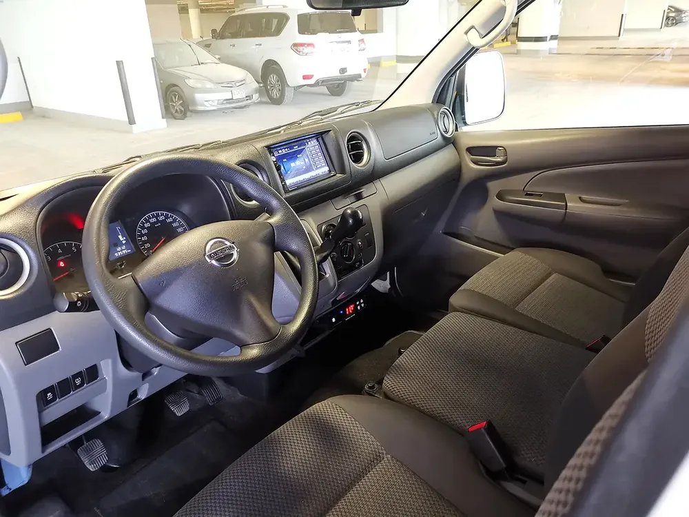 Nissan Urvan NV350 3Seater V4 2.5 Chiller Van 2022 Model GCC Specs In Perfect Condition - Image 10