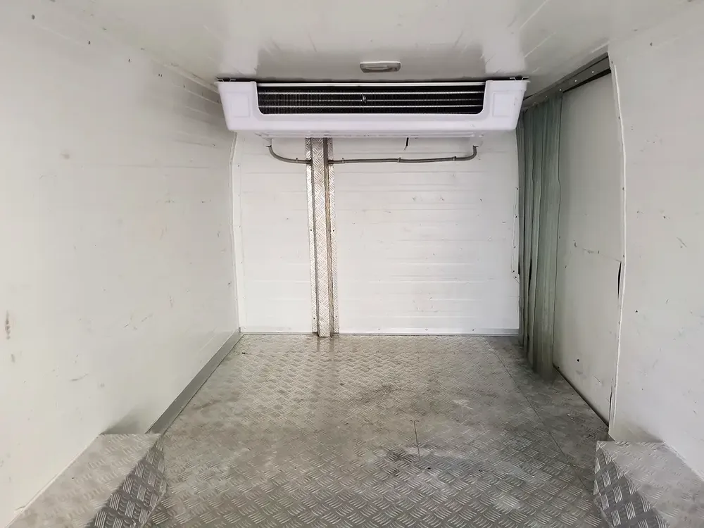 Nissan Urvan NV350 3Seater V4 2.5 Chiller Van 2022 Model GCC Specs In Perfect Condition - Image 17