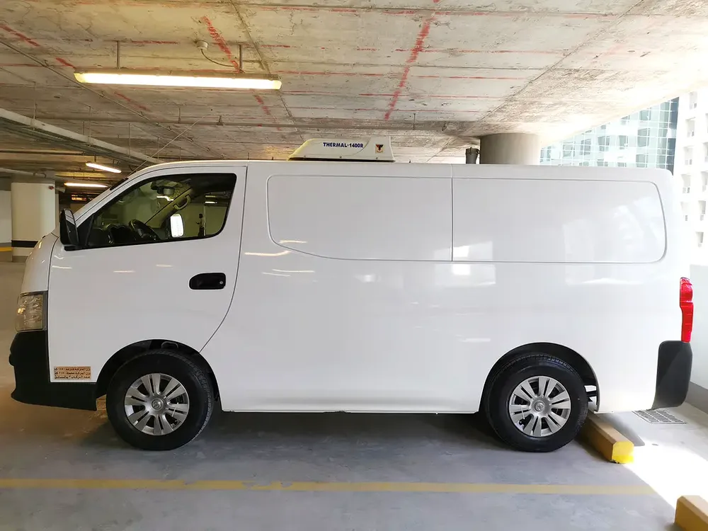 Nissan Urvan NV350 3Seater V4 2.5 Chiller Van 2022 Model GCC Specs In Perfect Condition - Image 5