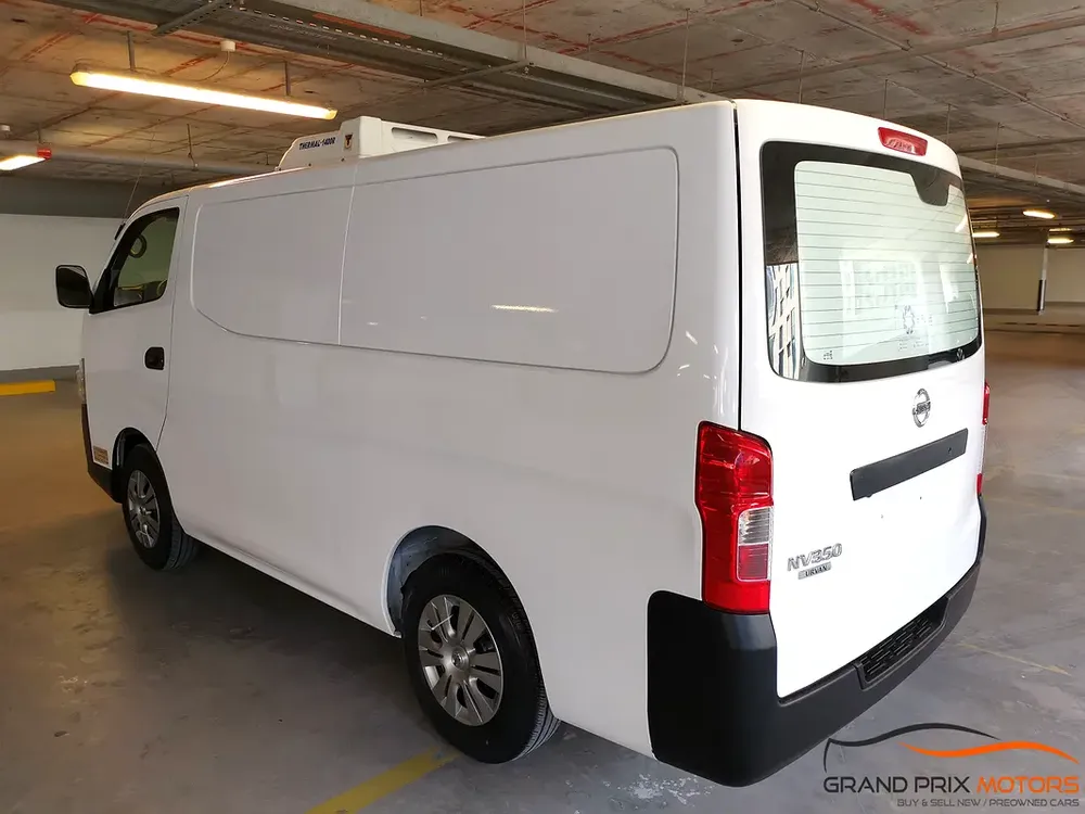 Nissan Urvan NV350 3Seater V4 2.5 Chiller Van 2022 Model GCC Specs In Perfect Condition - Image 6