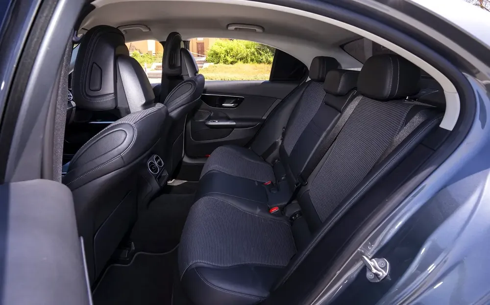 Mercedes-Benz C-Class 200 2022 - Image 10