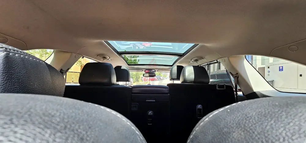 Kia Sorento | 7 Seater | First Owner | Full option | Panaromic Sunroof | AWD | Urgent sale - Image 7
