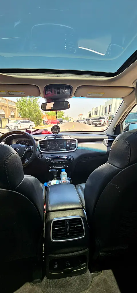 Kia Sorento | 7 Seater | First Owner | Full option | Panaromic Sunroof | AWD | Urgent sale - Image 8