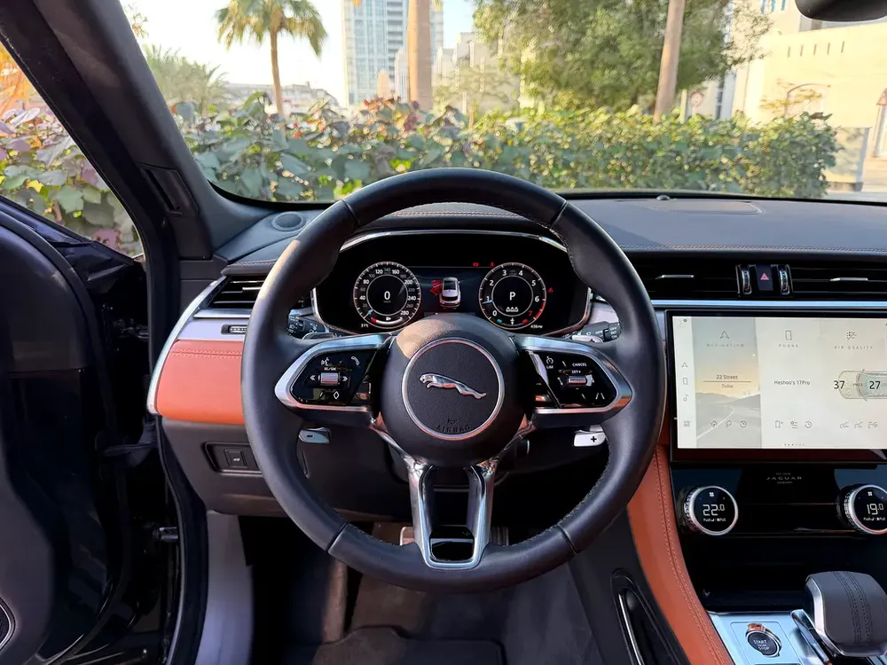 Jaguar F-Pace R Dynamic SE - Image 11
