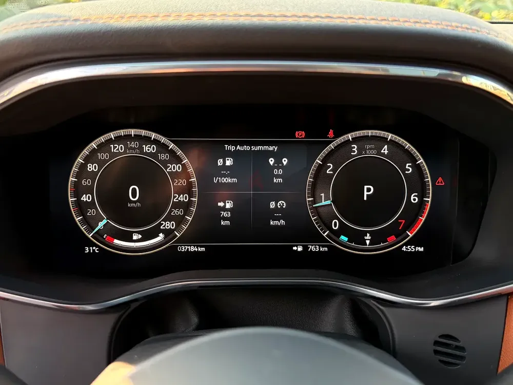 Jaguar F-Pace R Dynamic SE - Image 12