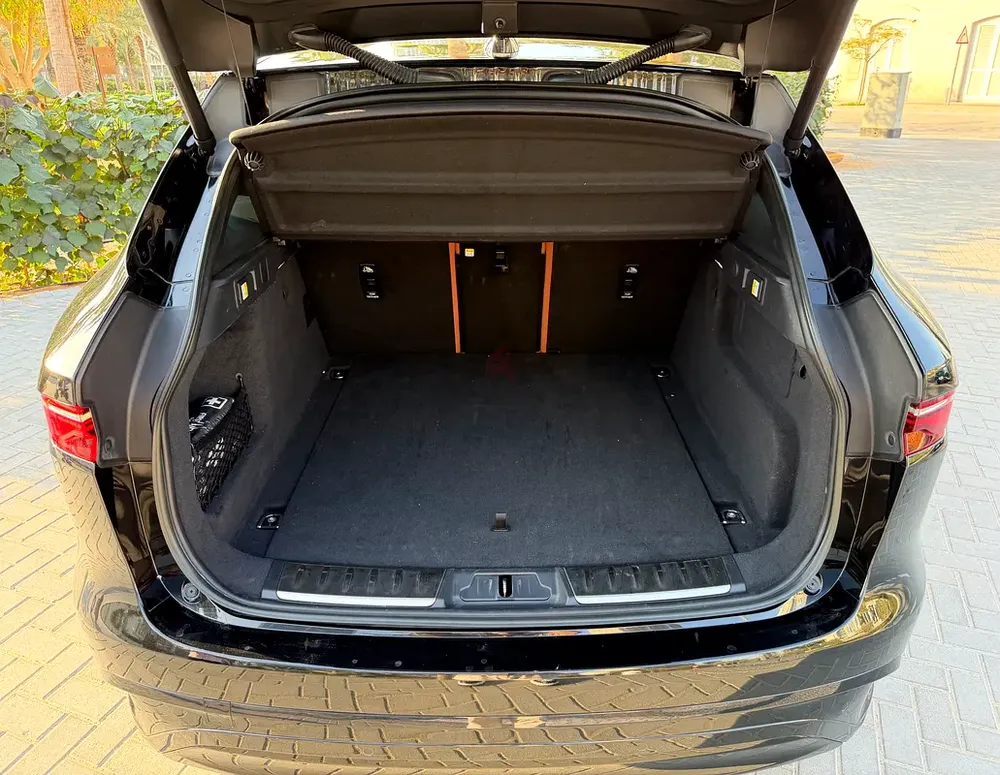 Jaguar F-Pace R Dynamic SE - Image 20