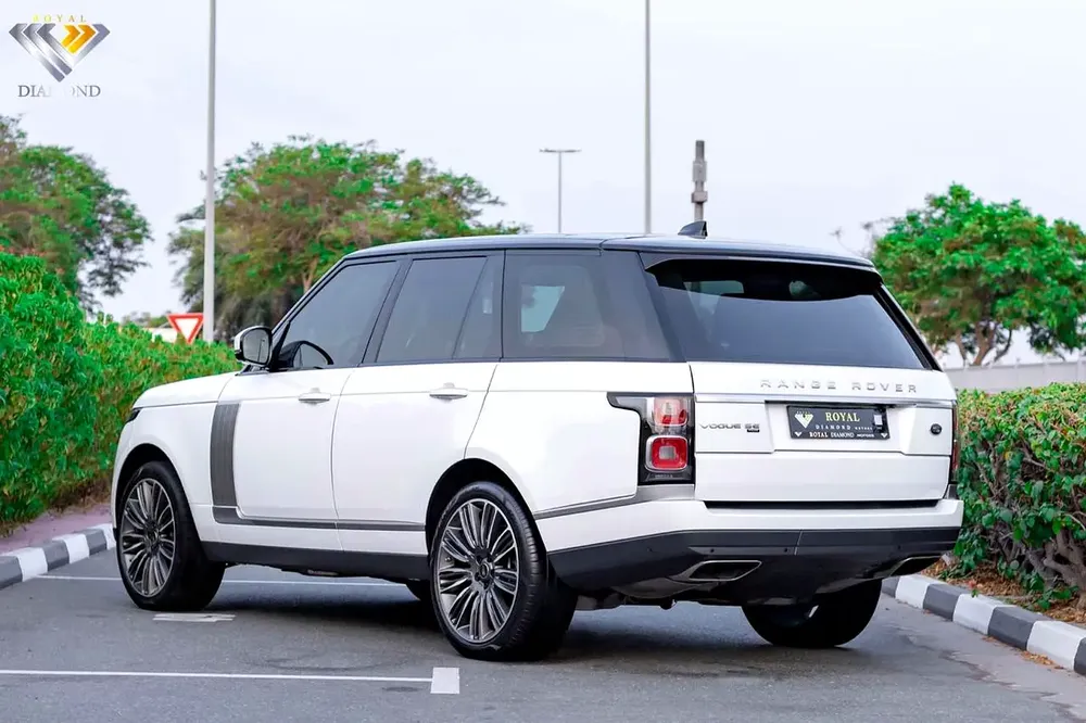 Range Rover Vogue SE P525 2021 GCC Under Warranty Free Accident Full Service From Agency - Image 5