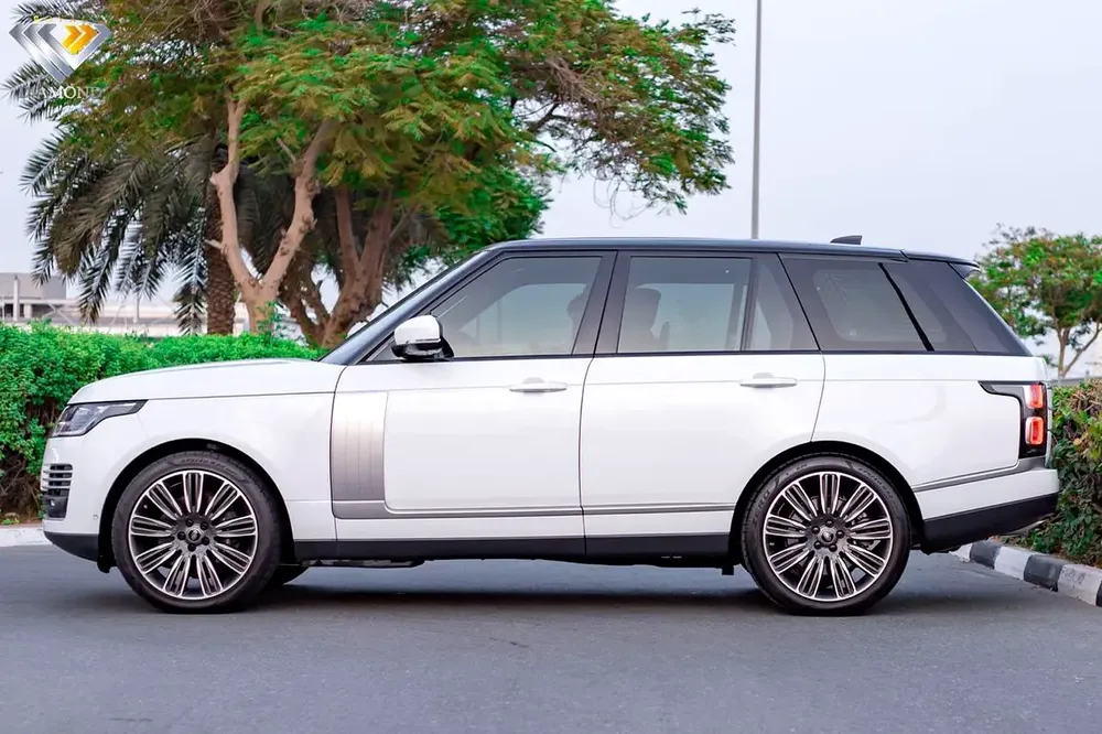 Range Rover Vogue SE P525 2021 GCC Under Warranty Free Accident Full Service From Agency - Image 7