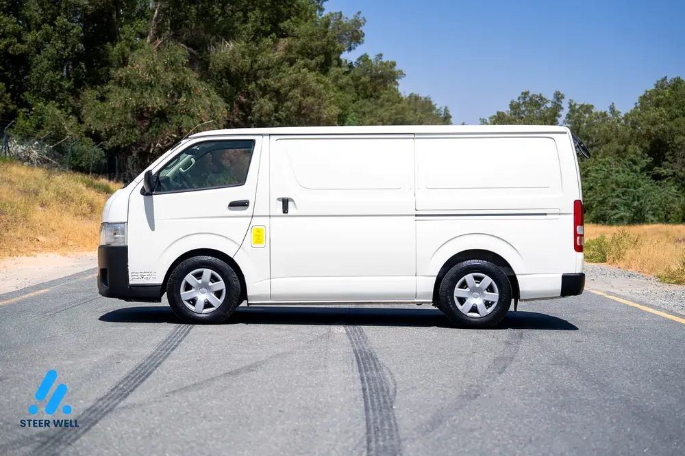 2022 Toyota Hiace GL Cargo Van | 2.7L | Manual Transmission | GCC Specs - Image 6