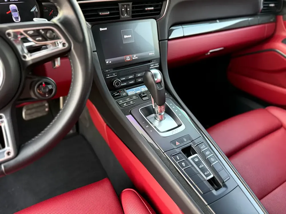 Porsche 911 Carrera S (991.2) · 2017 · 9,900 km · One Owner · GCC - Image 14