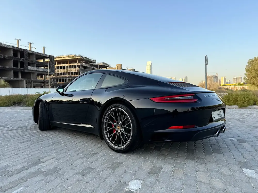 Porsche 911 Carrera S (991.2) · 2017 · 9,900 km · One Owner · GCC - Image 6