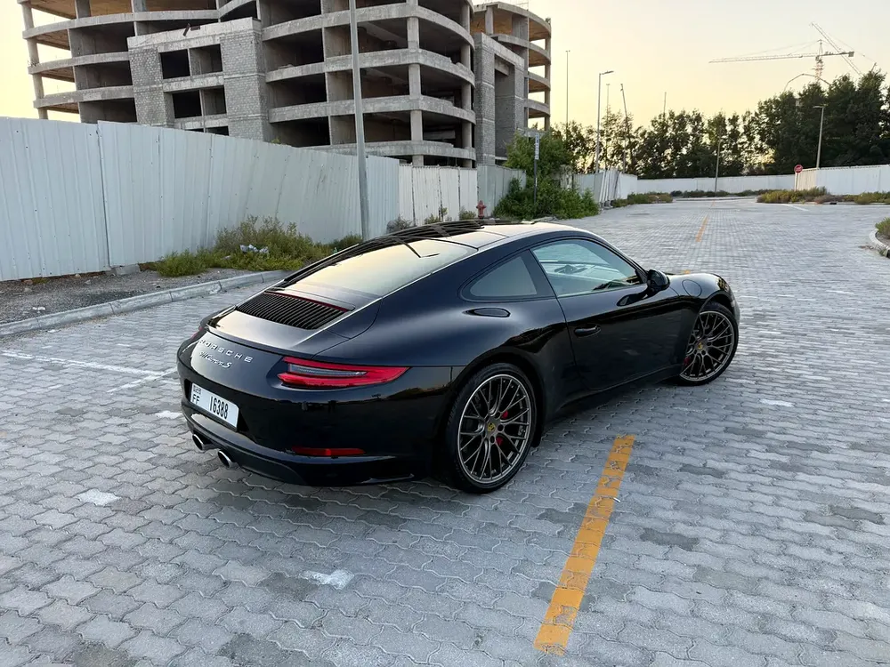 Porsche 911 Carrera S (991.2) · 2017 · 9,900 km · One Owner · GCC - Image 7