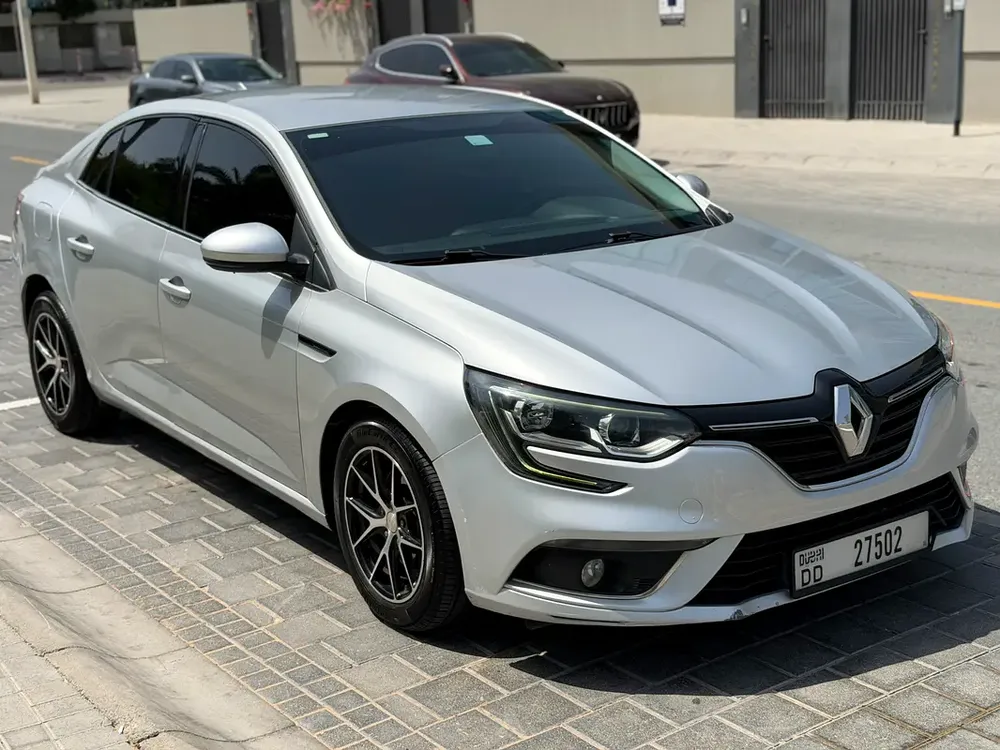 Renault Megane 2018 Gcc spec, 2 keys and Full Service history, New Yokohoma Tyres, New Battery - Image 4
