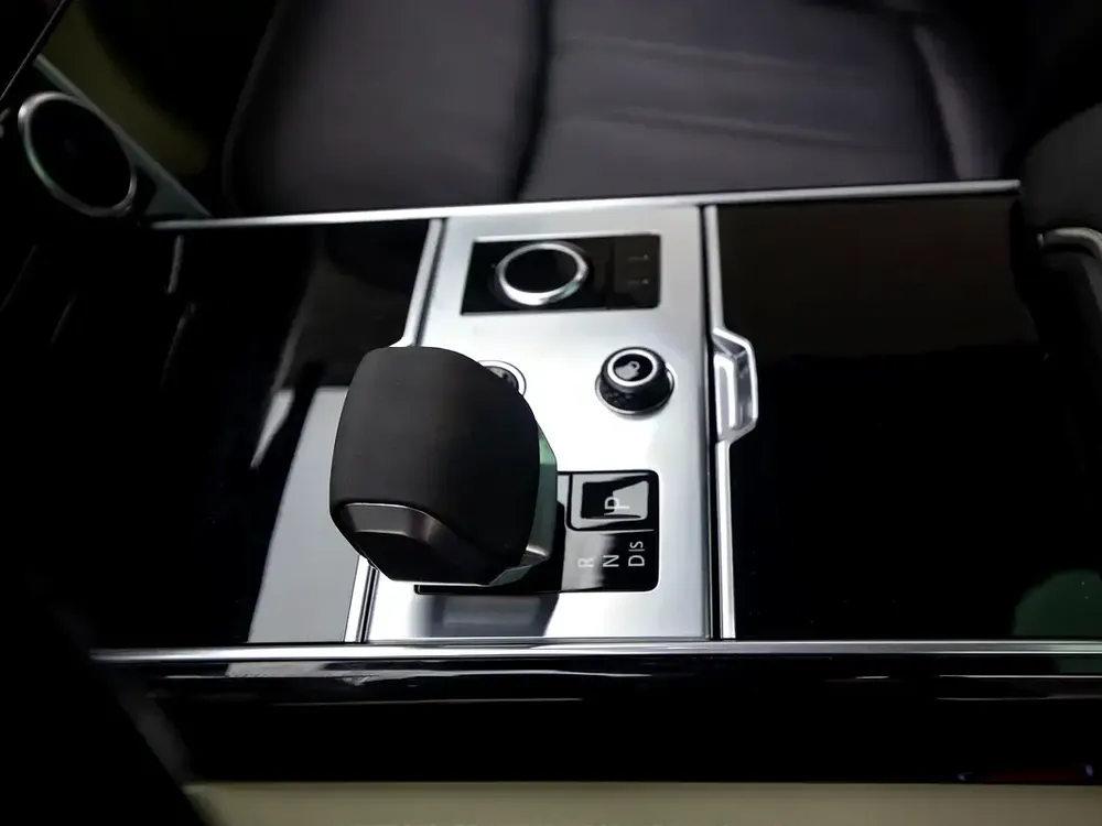 2023 | Range Rover | SE P530 - Image 13