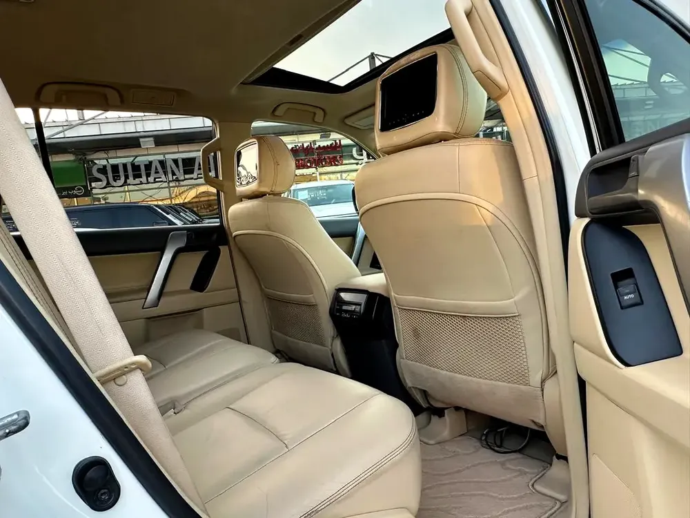 Toyota Prado VXR No Accident Model 2015 GCC Full Options  Excellent Condition - Image 12