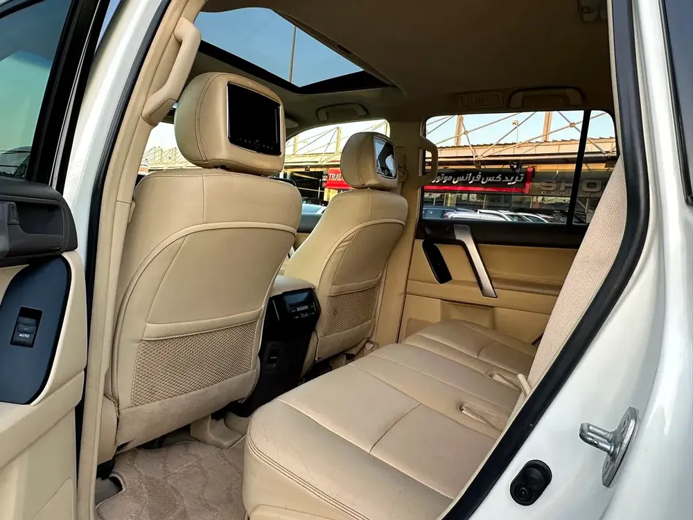 Toyota Prado VXR No Accident Model 2015 GCC Full Options  Excellent Condition - Image 13