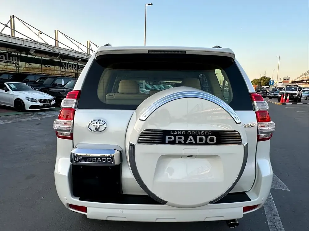 Toyota Prado VXR No Accident Model 2015 GCC Full Options  Excellent Condition - Image 7