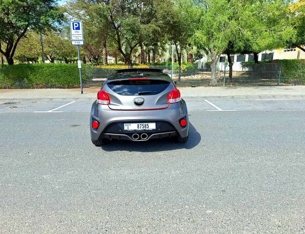 Lady Driven Veloster 1.6 Turbo 2017, GCC Top Option, Original Paint, Service History, Well Maintaine - Image 20