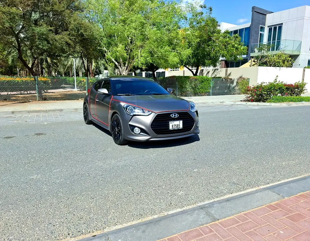 Lady Driven Veloster 1.6 Turbo 2017, GCC Top Option, Original Paint, Service History, Well Maintaine - Image 6